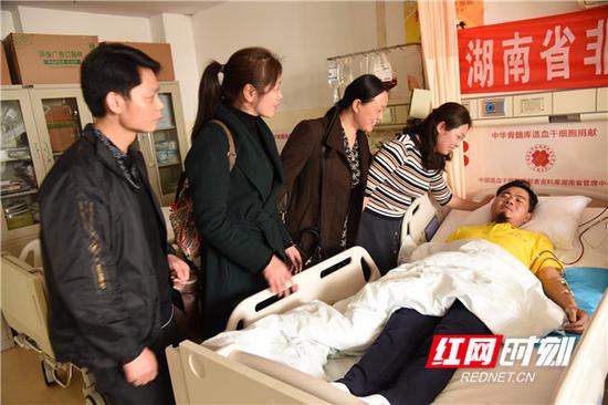 年轻妈妈身患急性白血病 双峰男子捐献干细胞相救