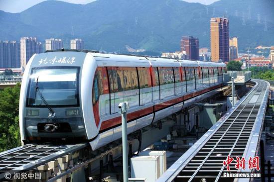 资料图：磁浮列车。李长山 摄 图片来源：视觉中国