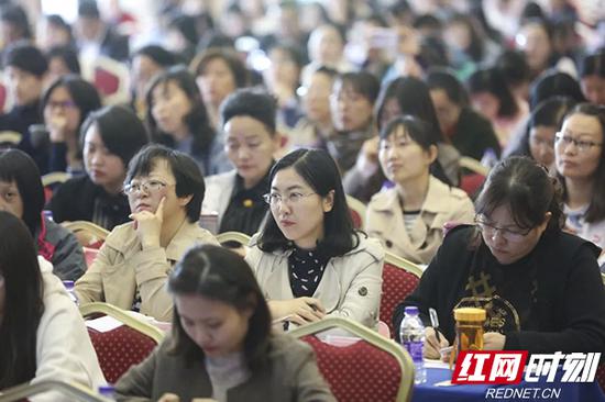 全国各省、自治区、直辖市妇联和妇联系统主要报刊出版网络单位主要负责人和运营维护人员共计300余人参加培训。