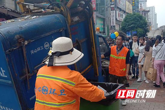 数百吨“龙虾壳”去哪儿了 长沙城管的“五一”时间