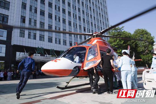生死时速！“空中120”成功转运危重病人