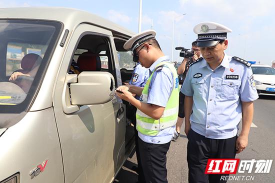 6月15日0点开始，岳阳市公安局交警支队及各大队启动交通安全整治攻坚战。