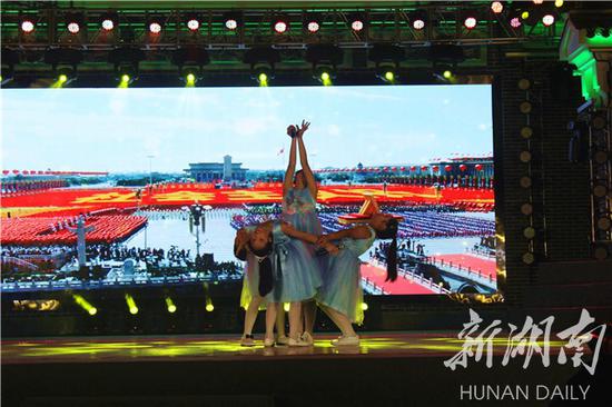 图为比赛现场。
