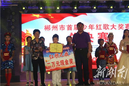 图为银奖颁奖现场。