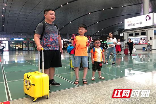 暑运来了 长沙火车南站“娃山娃海”