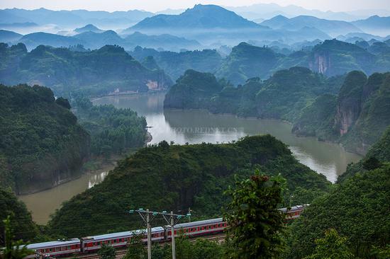 （溆浦思蒙。图/陈敏捷）