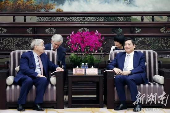 杜家毫会见泰里·布兰斯塔德。罗新国/摄