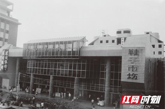  　　小龙城批发市场