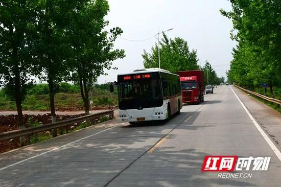 永州市宁远县城乡绿色公交。