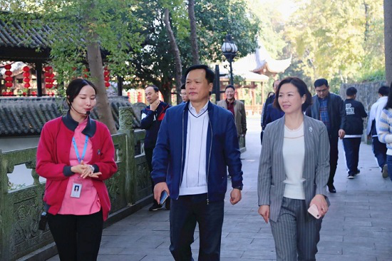 省委宣传部领导到桃花源调研考察
