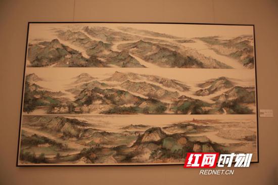 《锦绣潇湘•南岳衡山七十二峰图》以湖南省的母亲河——湘江为纽带,从长卷的起首流入,在南岳衡山的万山丛中蜿蜒穿行,最终从长卷的结尾流出,注入洞庭湖。