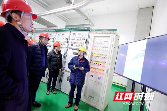 与会人员实地观摩。