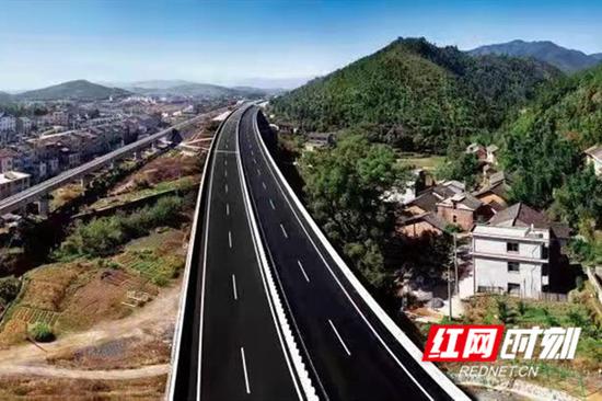 12月26日起武深高速茶陵至汝城段等四条(段)高速公路限速标准调整。