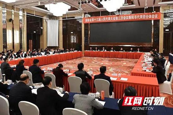 1月14日上午,省委书记、省人大常委会主任杜家毫在衡阳市代表团,与代表们一道审查政府工作报告。