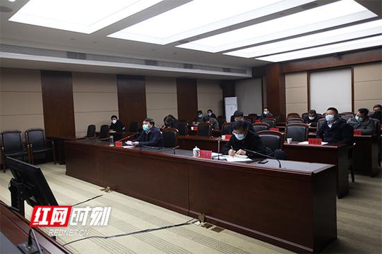 2月15日,湖南省发改委组织召开电视电话会议,就复工复产工作进行再动员、再部署。