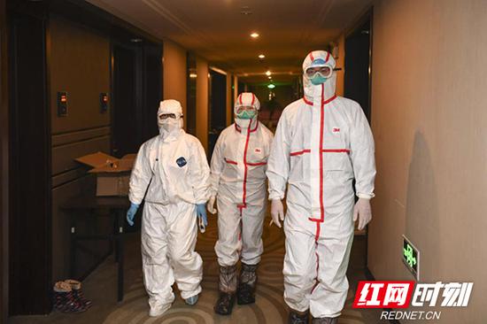 凌晨,张斯钰、罗垲炜还在开展流行病学调查的路上。