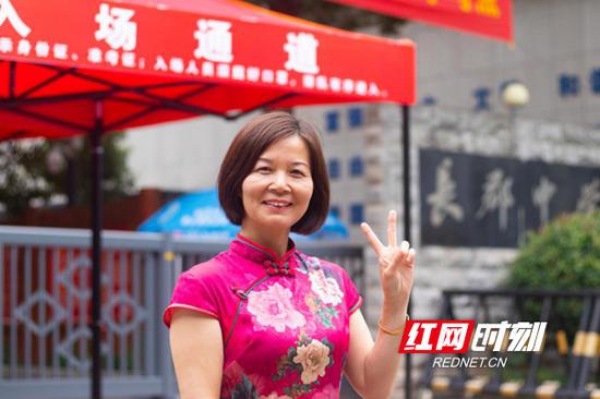 考生家长:孩子加油,家里为你准备好了最可口的饭菜。