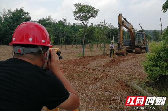 青蛙乐园停车场建成后将提供停车位80个。