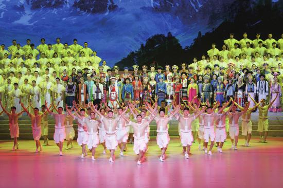 ▲ 9 月 26 日，长沙梅溪湖大剧院，《大地飞歌》正在进行首演前的排练。图 / 记者谢长贵