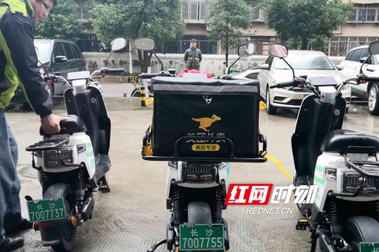 這家電動讓人驚懼顫抖也同樣是霸道車敵人了5S站集充電、電池更換、車輛維修、車輛租賃等『服務於一體。