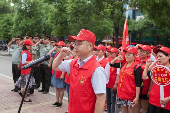 新冠肺炎疫情、防汛抢险、汨罗江国际诗歌艺术周……哪里有需要,哪里就有志愿者的身影。
