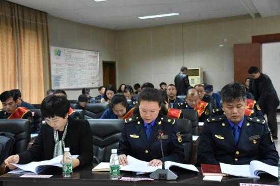 汝城县城管局、市市政公用中心、市城管综合执法支队分别介绍典型经验,作表态发言