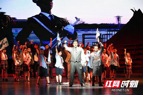 6月5日晚，原创红色儿童剧《巨人计划之信仰》在湖南大剧院进行公演。