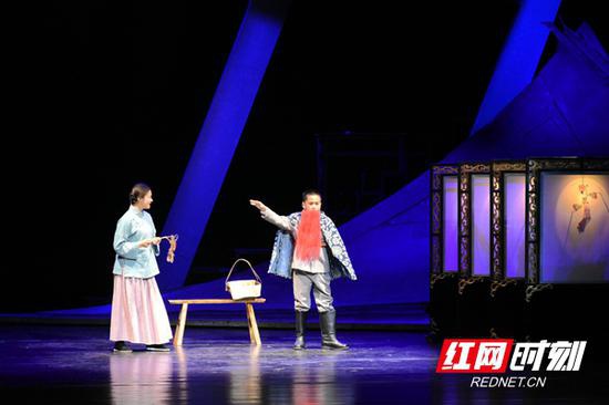 原创红色儿童剧《巨人计划之信仰》融红色故事、湖湘文化与现代艺术于一体。