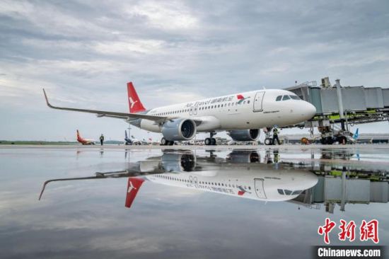 湖南航空第15架飞机成功飞抵长沙黄花国际机场。　湖南航空供图