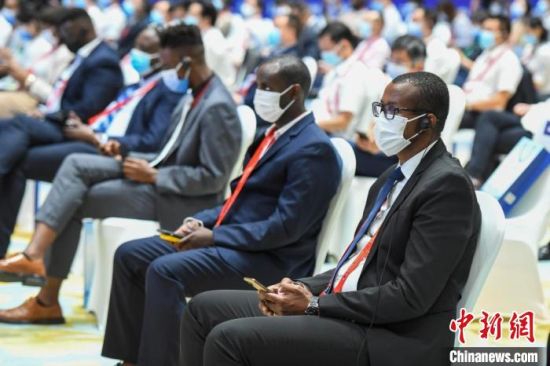 40多个非洲国家、近900家中非企业参展参会。 杨华峰 摄