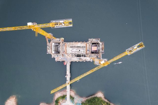 这是9月20日在湖南省益阳市安化县拍摄的马路口资水特大桥施工现场（无人机照片）。新华社记者 陈思汗 摄