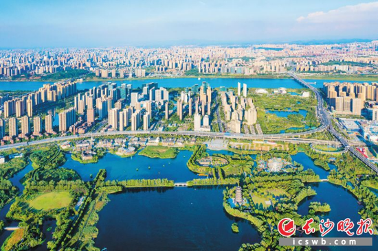 天更蓝,水更清,万物更加生机盎然,美丽生态画卷在星城大地徐徐铺展。