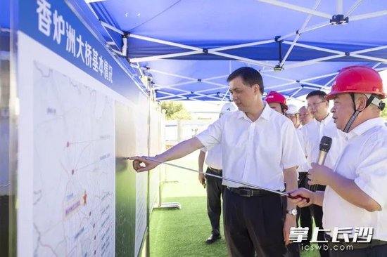 周海兵来到香炉洲大桥详细了解项目规划建设情况