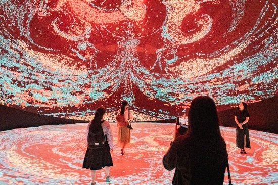 “生命艺术——马王堆汉代文化沉浸式数字大展”由时空、阴阳、生命三个板块构成,为观众构筑了一场可知可感的“时空之旅”