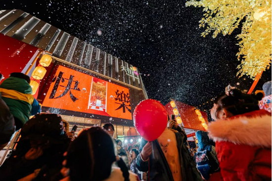 龙湖芙蓉天街新春市集。