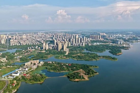 ▲沅江中心城区水环境综合治理项目建成后水清、岸绿、河畅、景美的生动图景