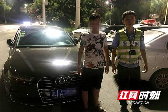常德一男子无证酒驾遇交警 弃车逃跑被抓回