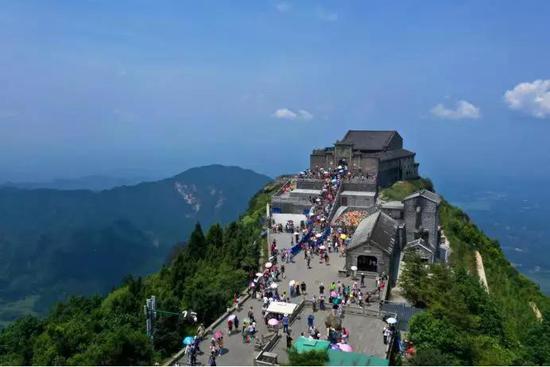 ▲南岳衡山祝融峰。图:肖亚辉 摄