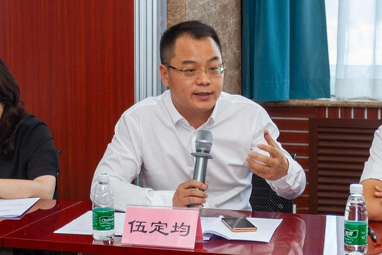 湖南大学中国轨道交通文化研究院执行院长伍定均发言