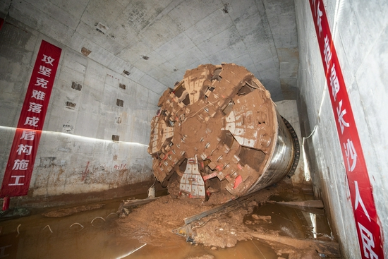 29日,长沙地铁6号线黄梨路出入段八字线盾构区间顺利贯通,标志着6号线全线盾构区间全线贯通。均为长沙晚报全媒体记者 陈焕明 摄