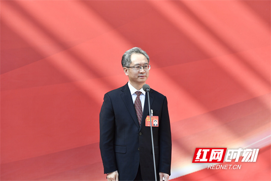湖南省第十二次党代会代表，湖南省科技厅党组书记、厅长李志坚。