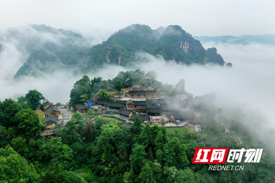 矮寨·十八洞·德夯大峡谷国家5A级旅游景区(十八洞)。