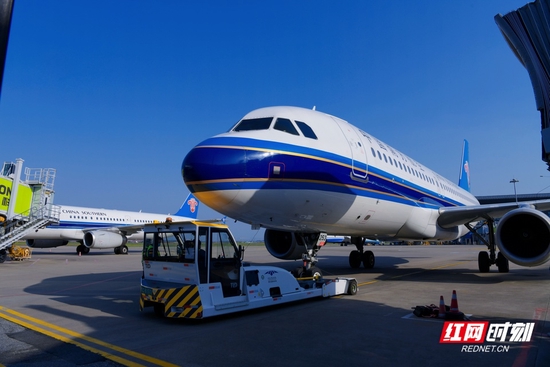 湖南省紧急组建医疗队支援上海、吉林防疫工作。