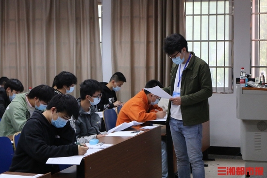 4月16日,长沙商贸旅游职业技术学院单招现场 通讯员 供图)