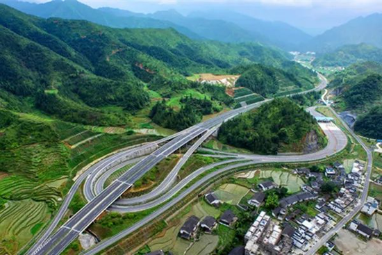 武深高速八面山互通 桂东县委宣传部供图