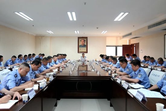 公安局领导调度命案积案攻坚工作