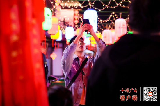 10月27日晚,汉水九歌开街仪式拉开帷幕_手机新浪网