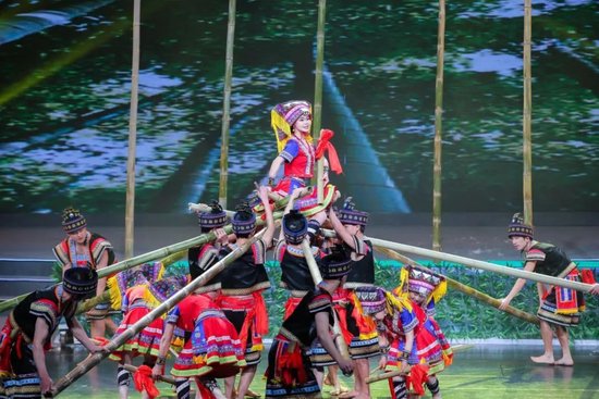 “欢乐潇湘这十年”群众文艺晚会现场