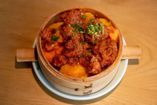 湘菜传统菜肴粉蒸肉。