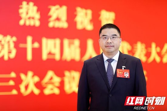 湖南省人大代表，湖南省银行业协会会长、交通银行湖南省分行党委书记、行长刘鹏涛